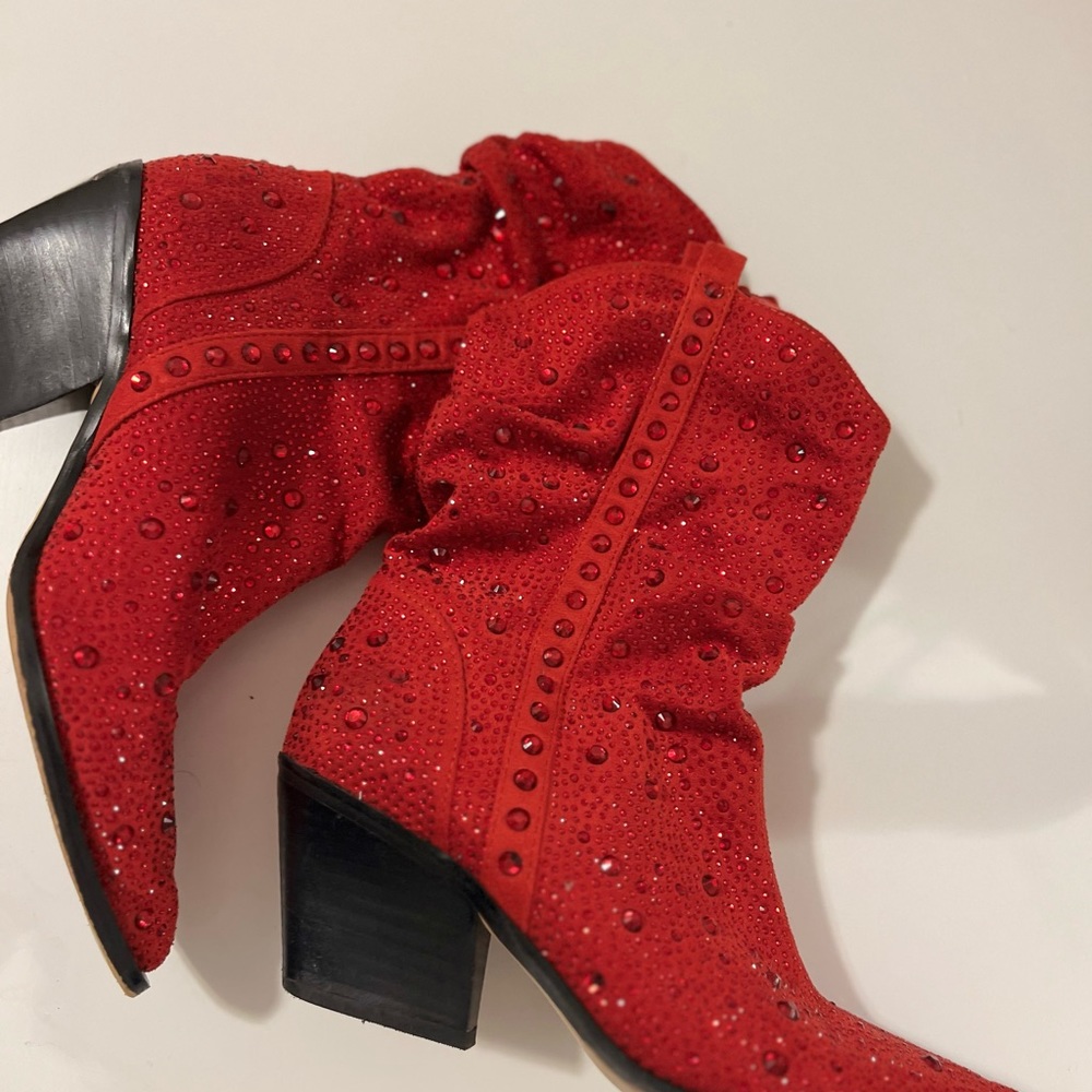 Red sparkly cowboy boots in good condition worn once!